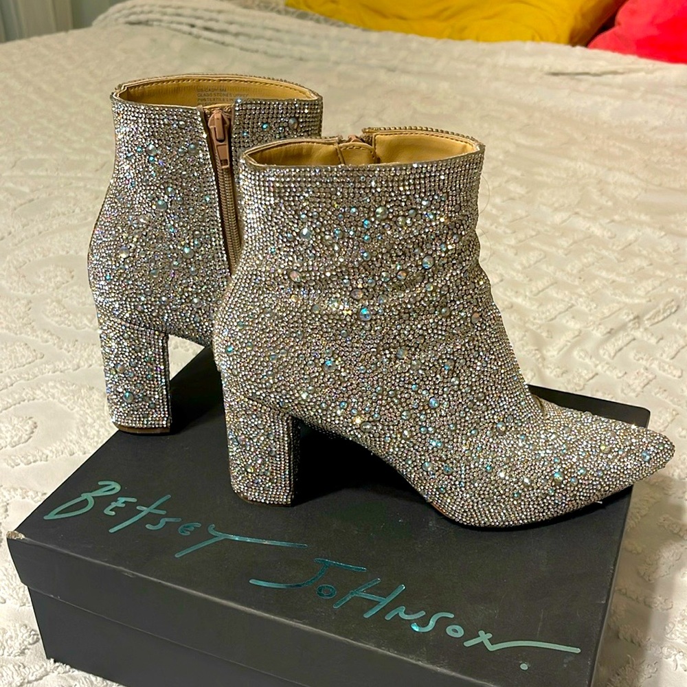 Betsy Johnson Rhinestone Boots sz 9